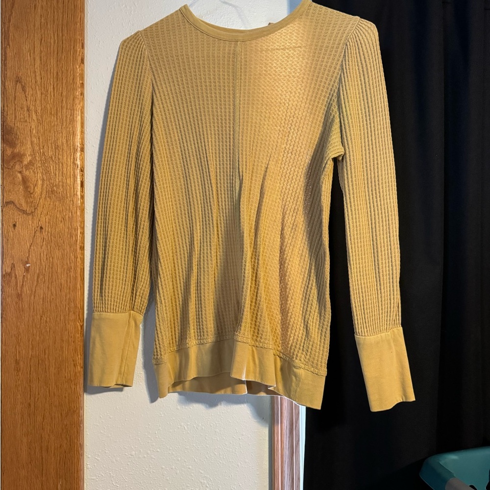 Time and Tru Women's Yellow Long Sleeve Top